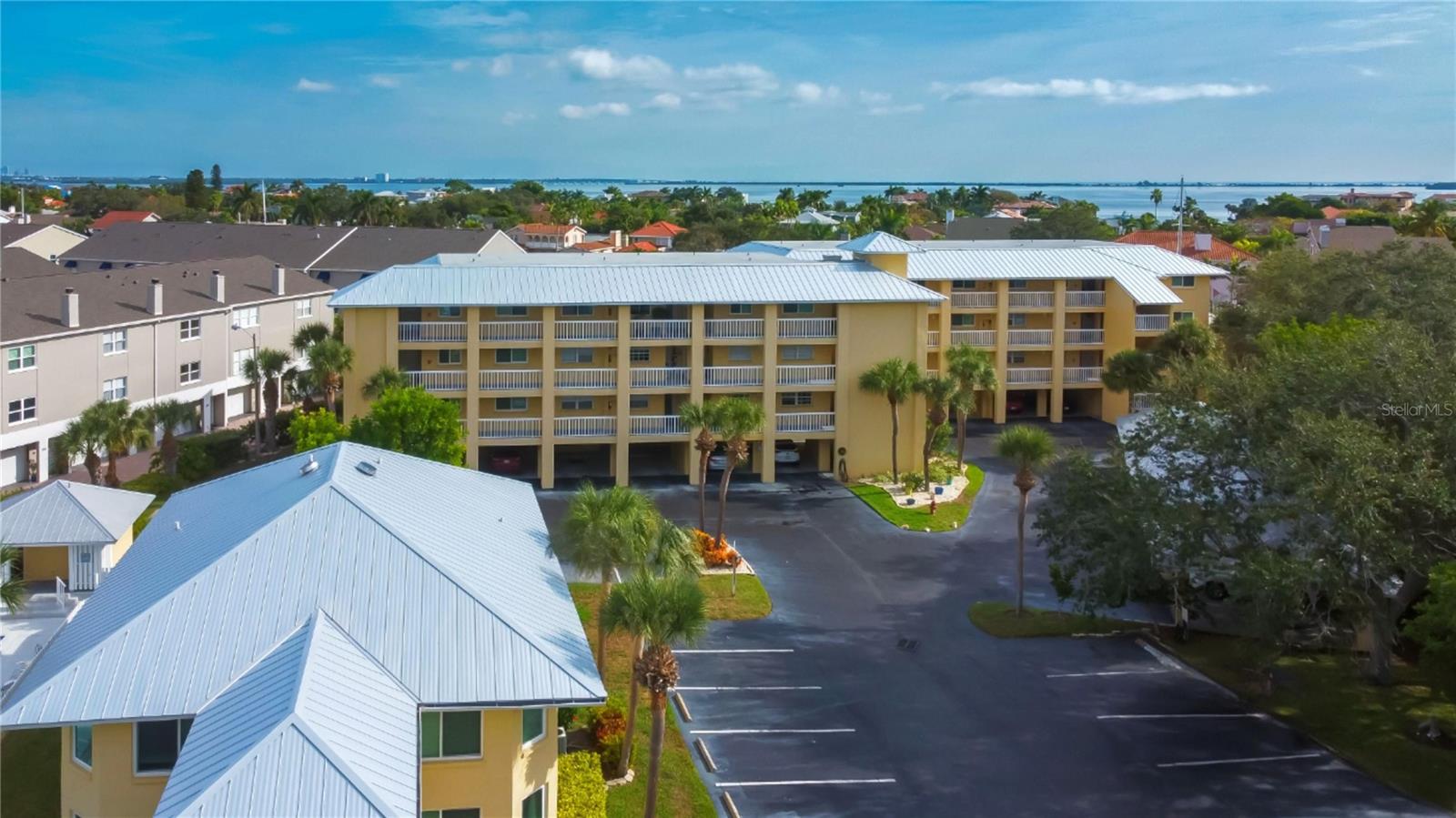 Image 3 of 37 For 1125 Pinellas Bayway S 304