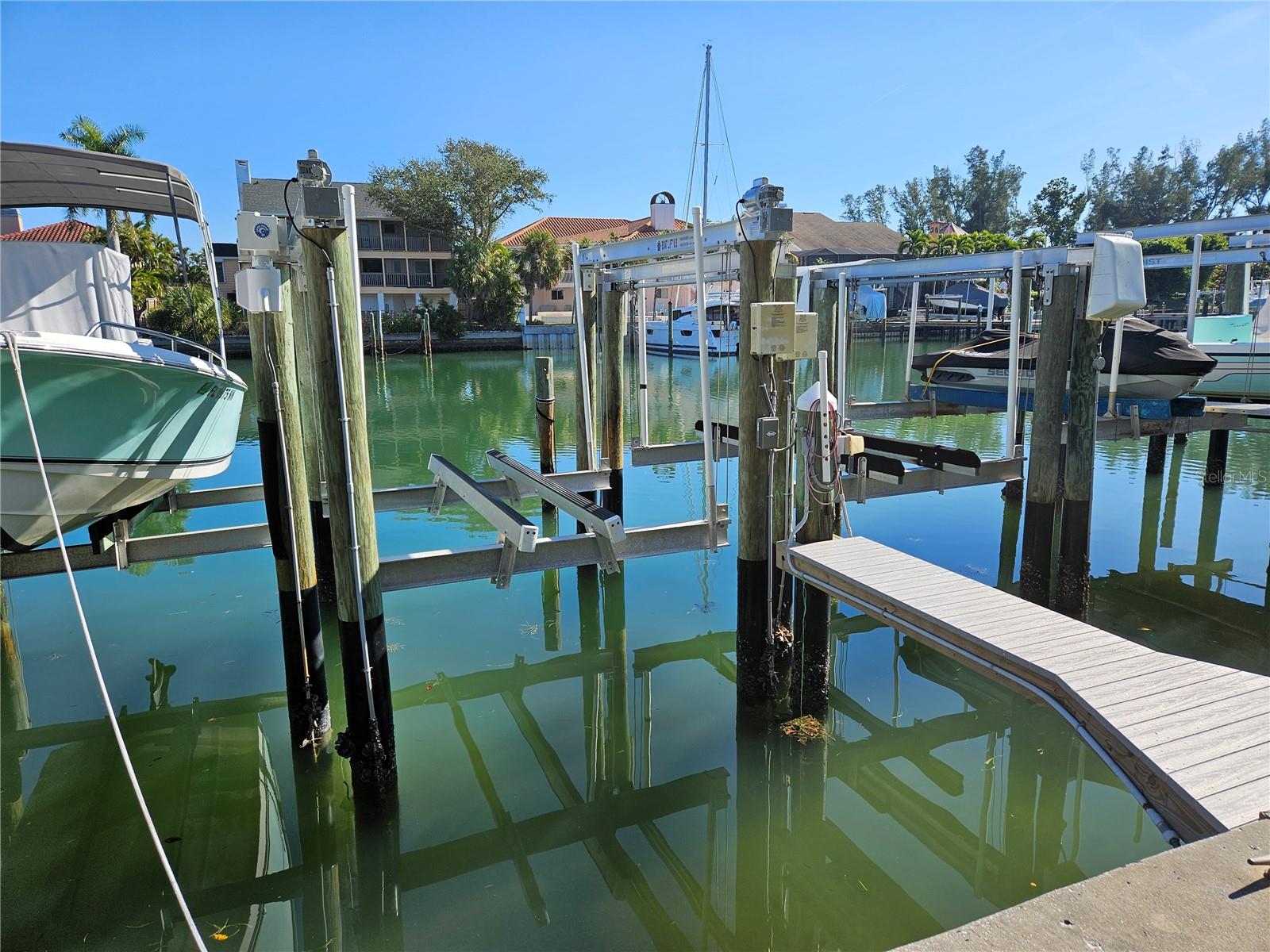 Image 30 of 37 For 1125 Pinellas Bayway S 304