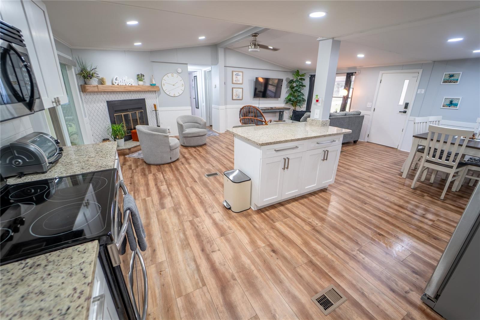 Image 21 of 68 For 4405 Loma Vista Drive