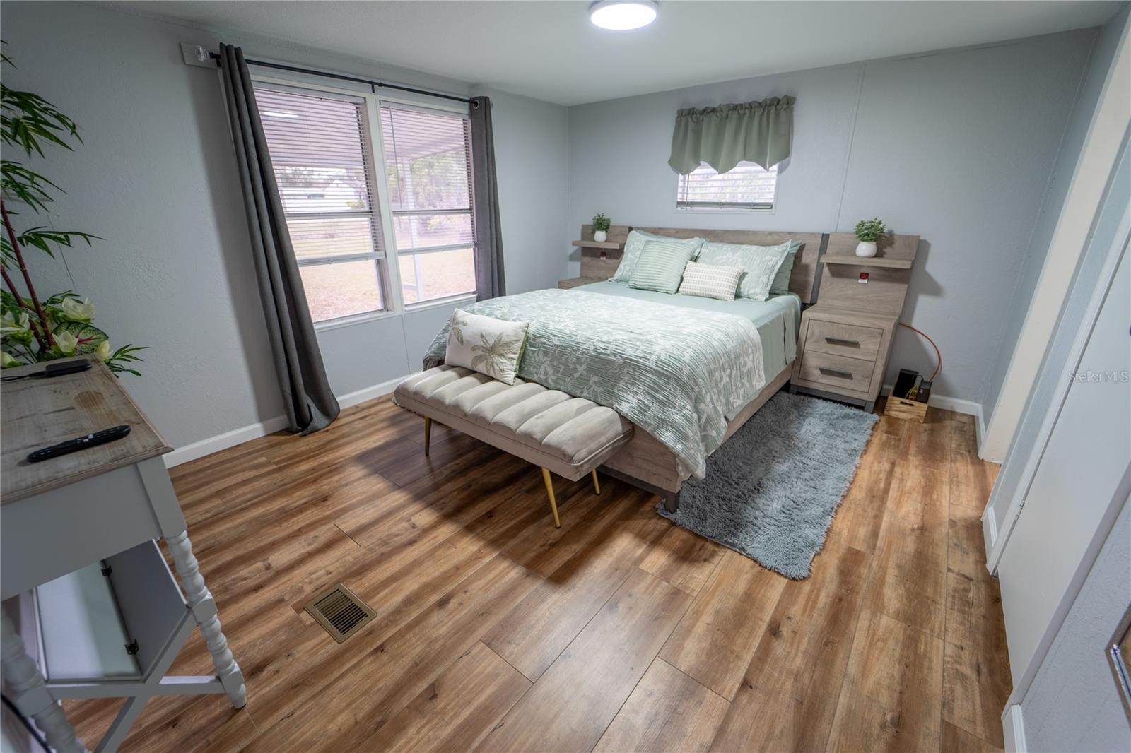 Image 23 of 68 For 4405 Loma Vista Drive