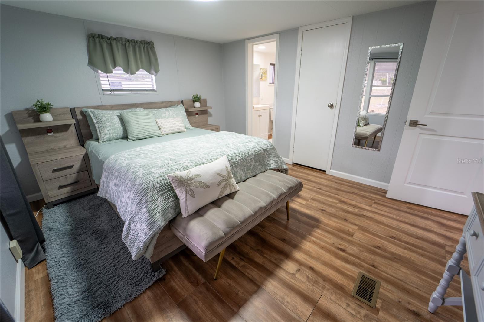 Image 24 of 68 For 4405 Loma Vista Drive