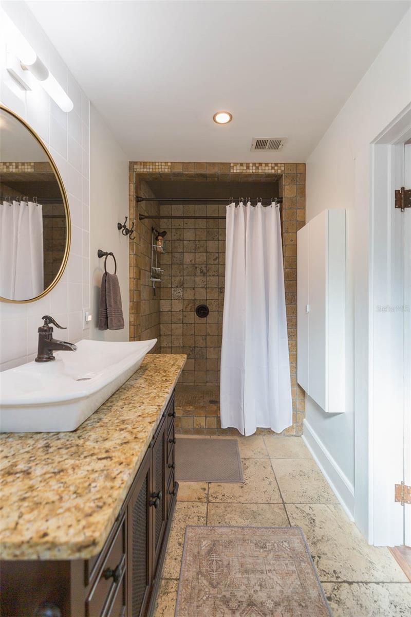 Image 22 of 32 For 917 Broad Street