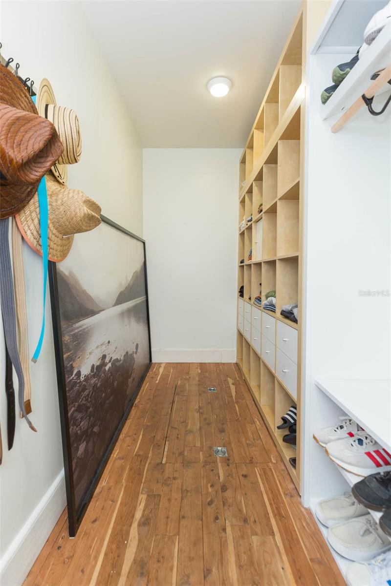 Image 23 of 32 For 917 Broad Street