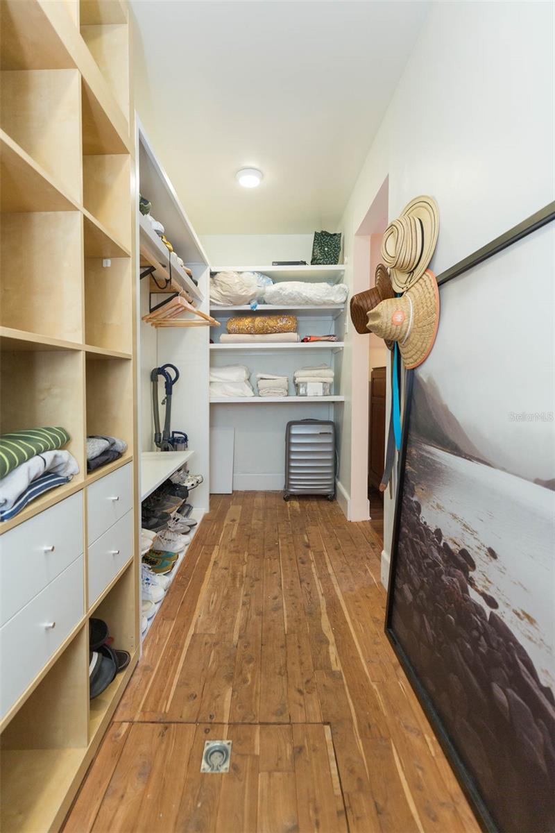 Image 24 of 32 For 917 Broad Street