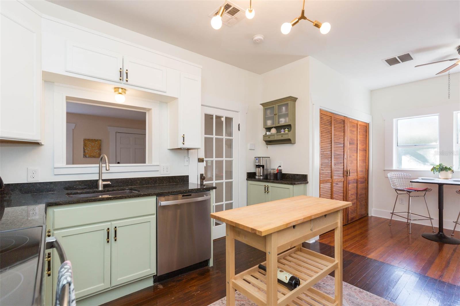 Image 9 of 32 For 917 Broad Street