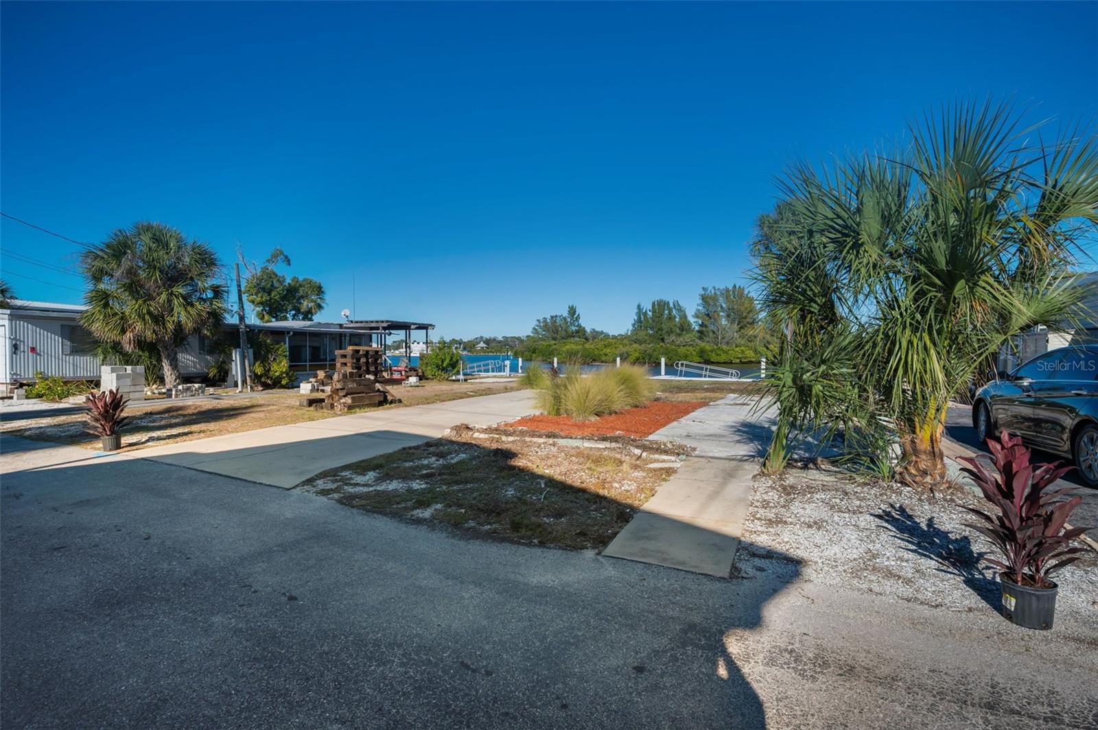 Listing photo id 9 for 800 Chesapeake Drive 12