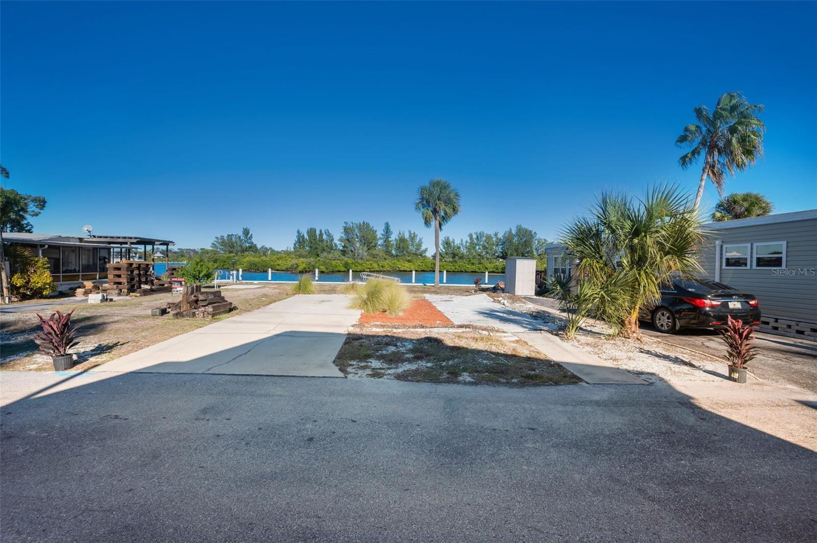 Listing photo id 12 for 800 Chesapeake Drive 12