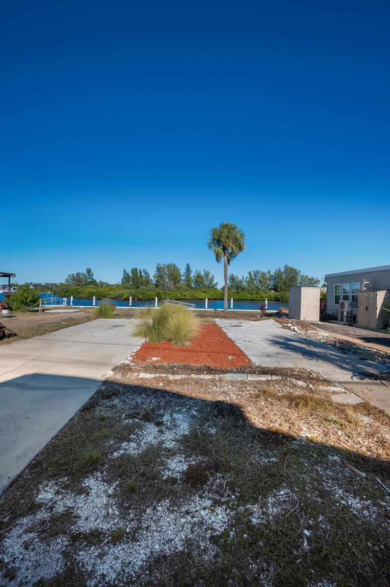 Listing photo id 19 for 800 Chesapeake Drive 12