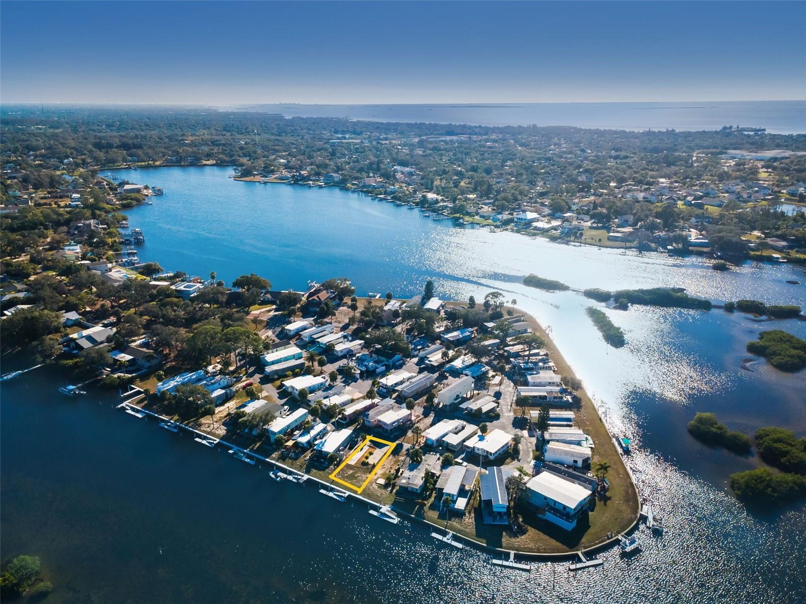 Listing photo id 1 for 800 Chesapeake Drive 12