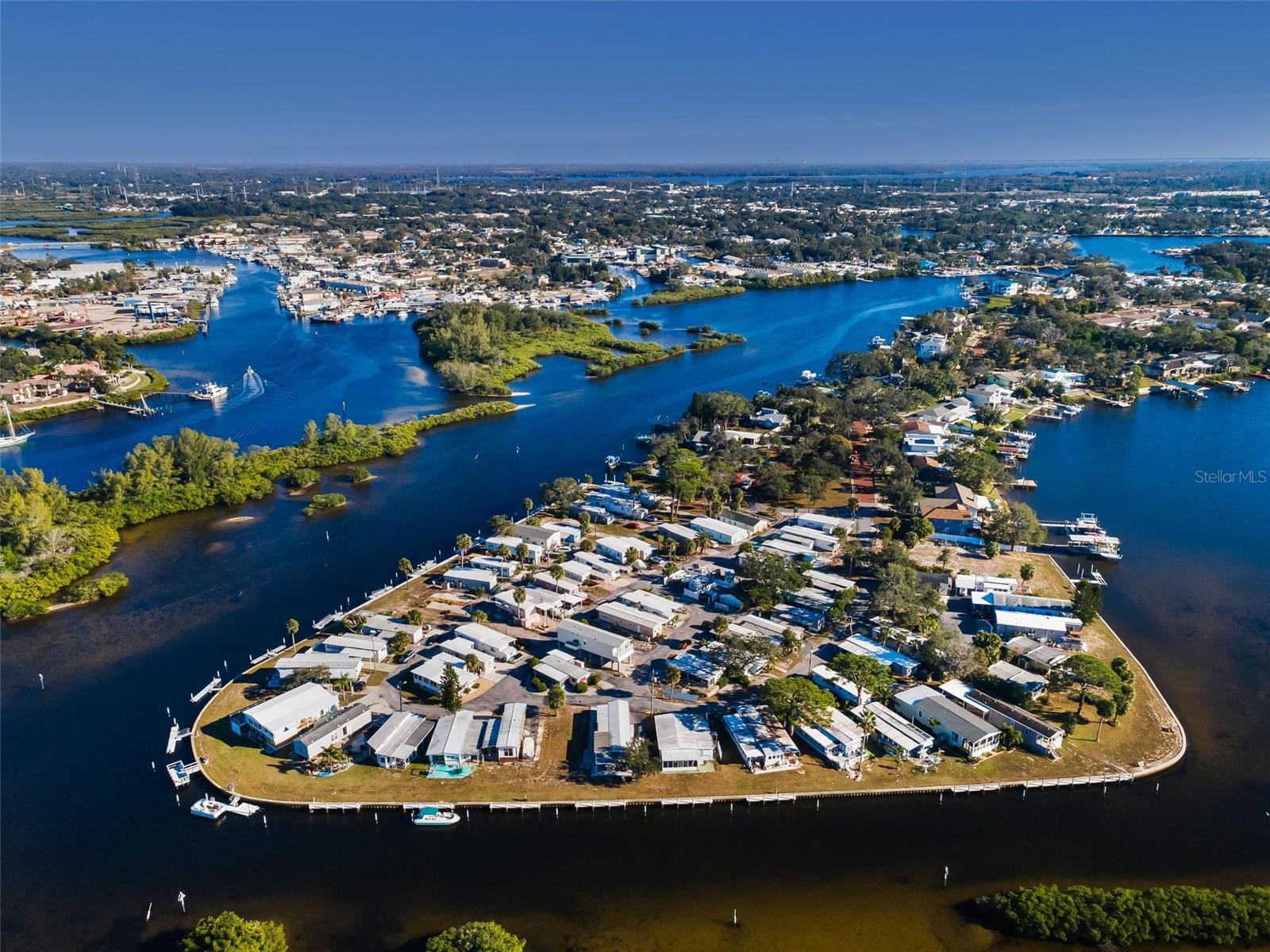 Listing photo id 29 for 800 Chesapeake Drive 12