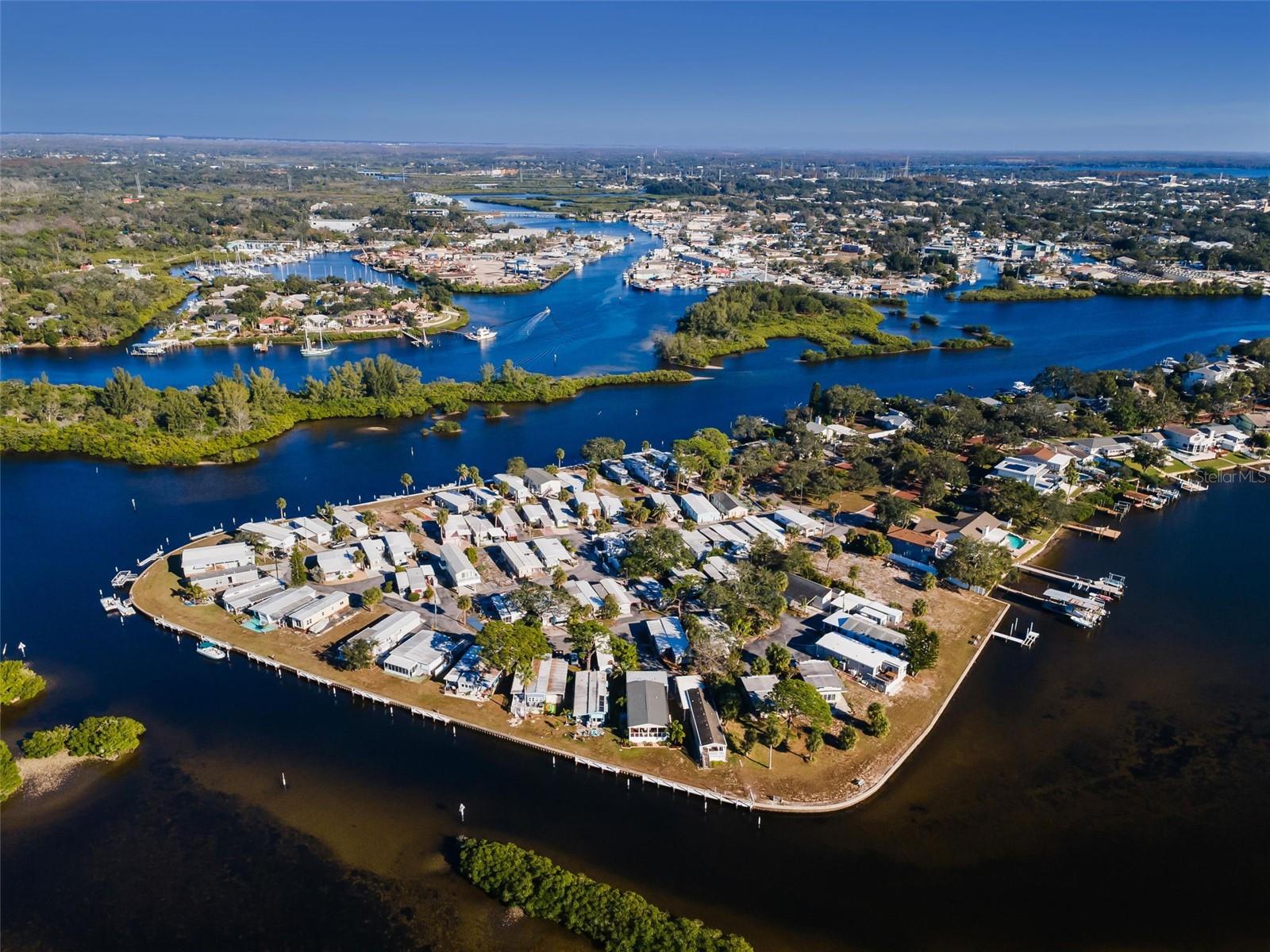 Listing photo id 31 for 800 Chesapeake Drive 12