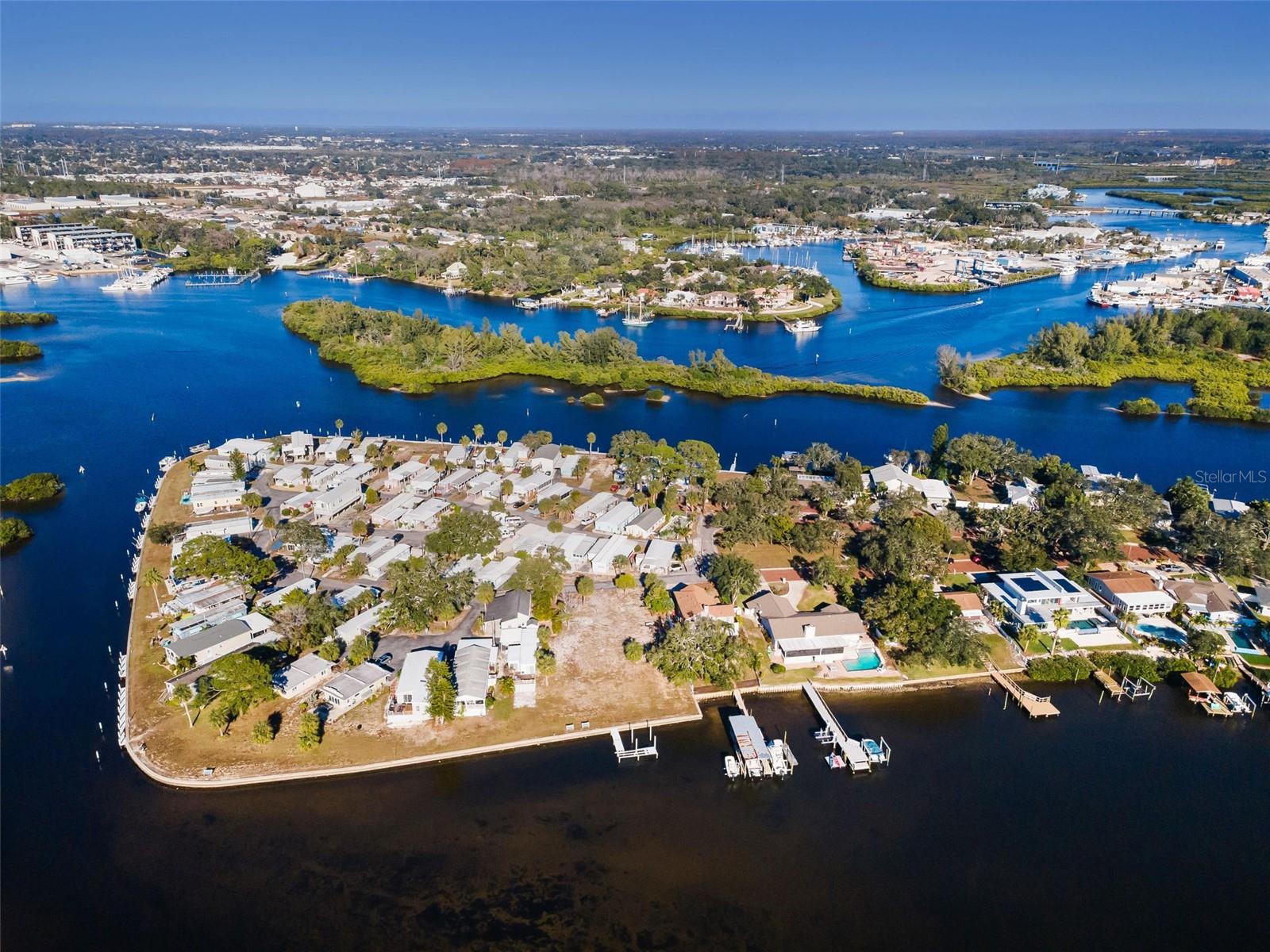 Listing photo id 35 for 800 Chesapeake Drive 12