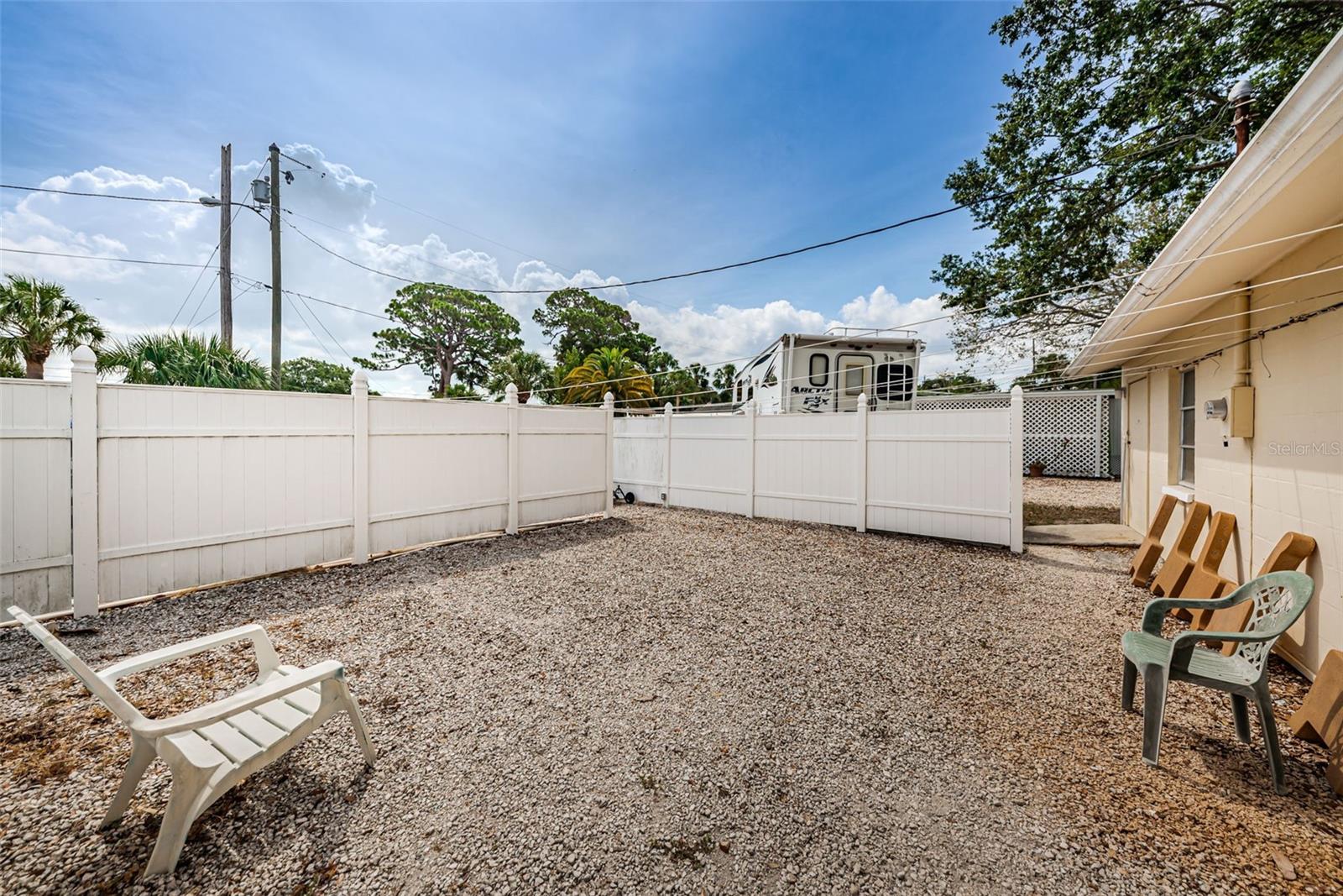 Listing photo id 75 for 800 Chesapeake Drive 12