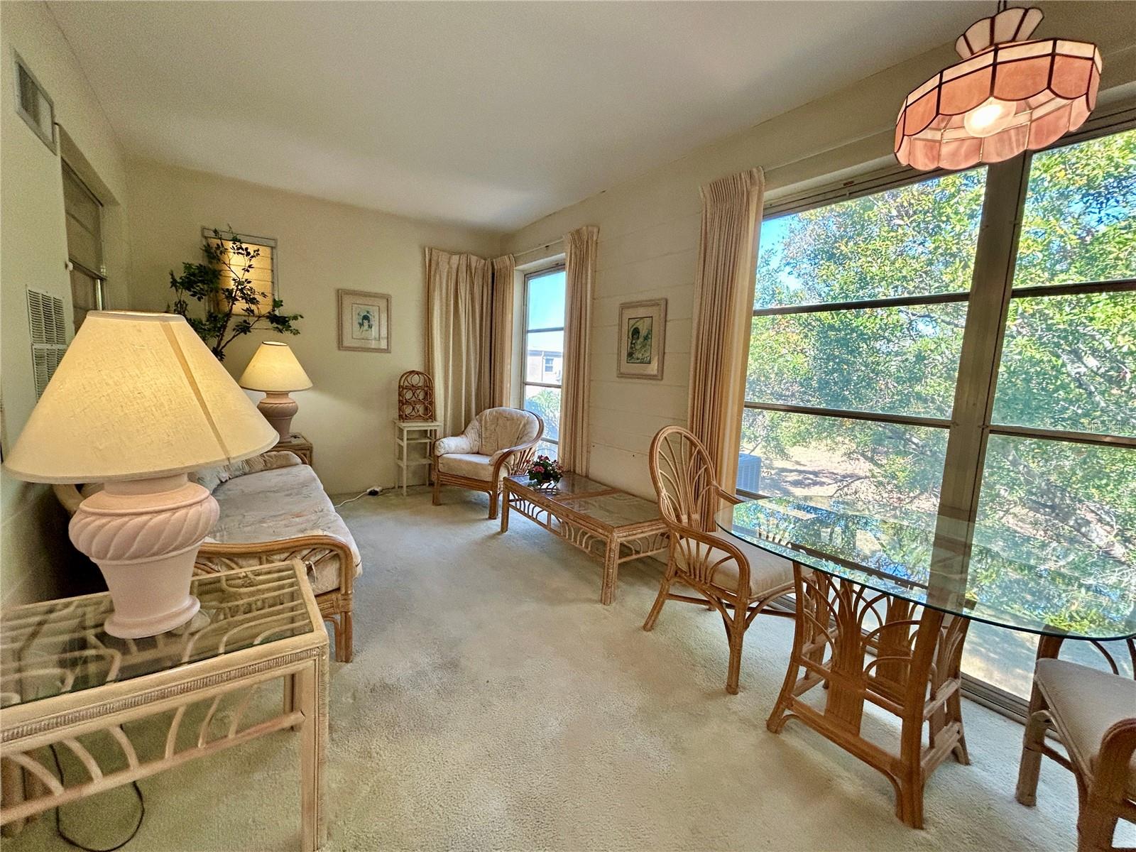 Image 11 of 46 For 2464 Australia Way E 78