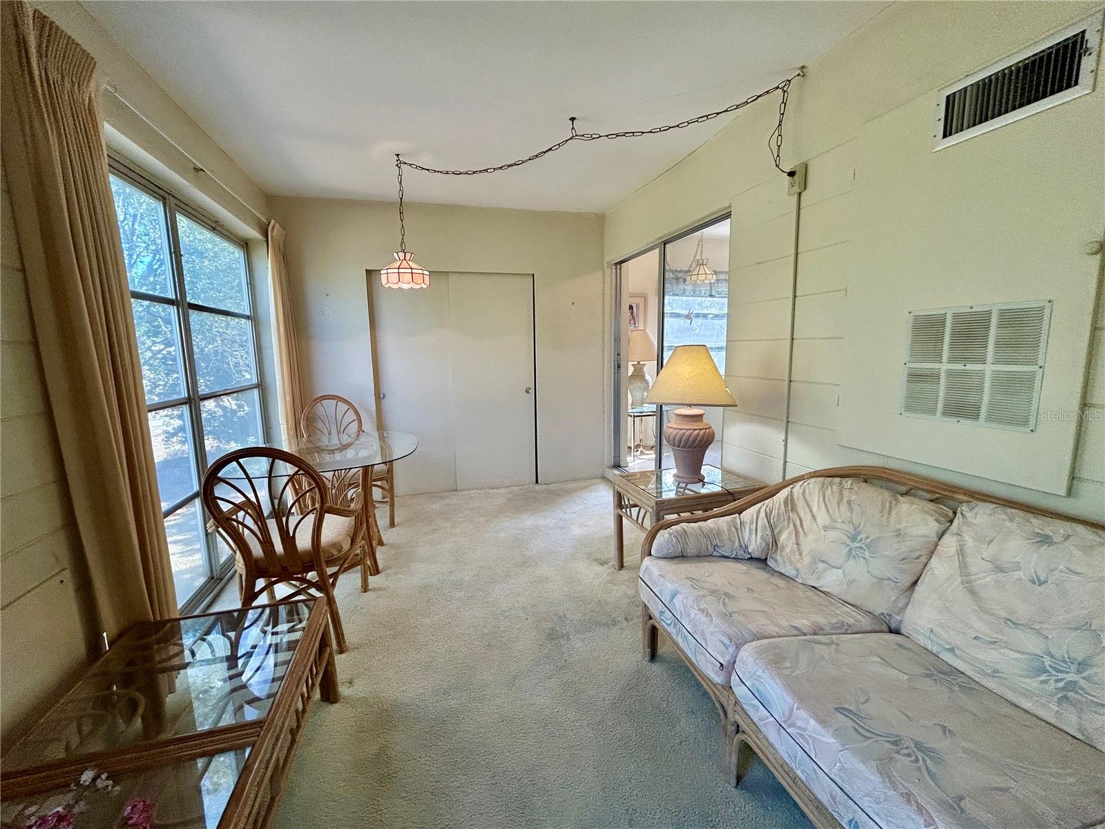 Image 13 of 46 For 2464 Australia Way E 78