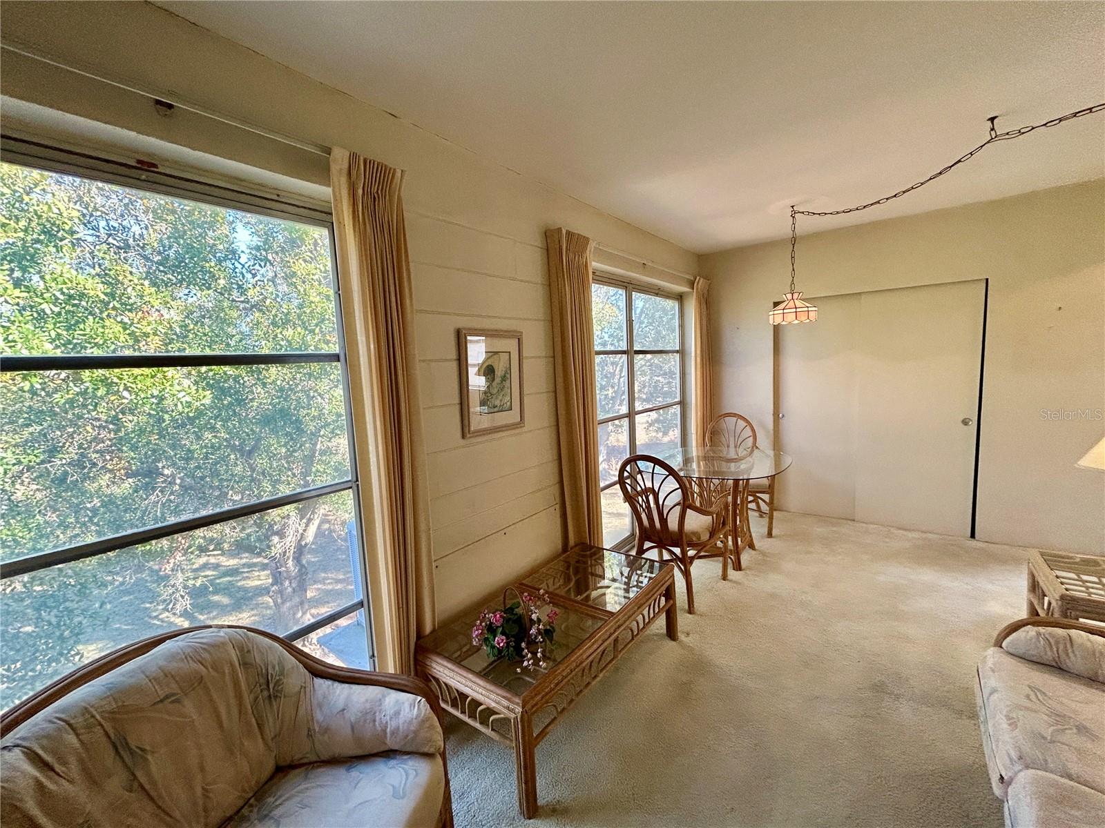 Image 14 of 46 For 2464 Australia Way E 78