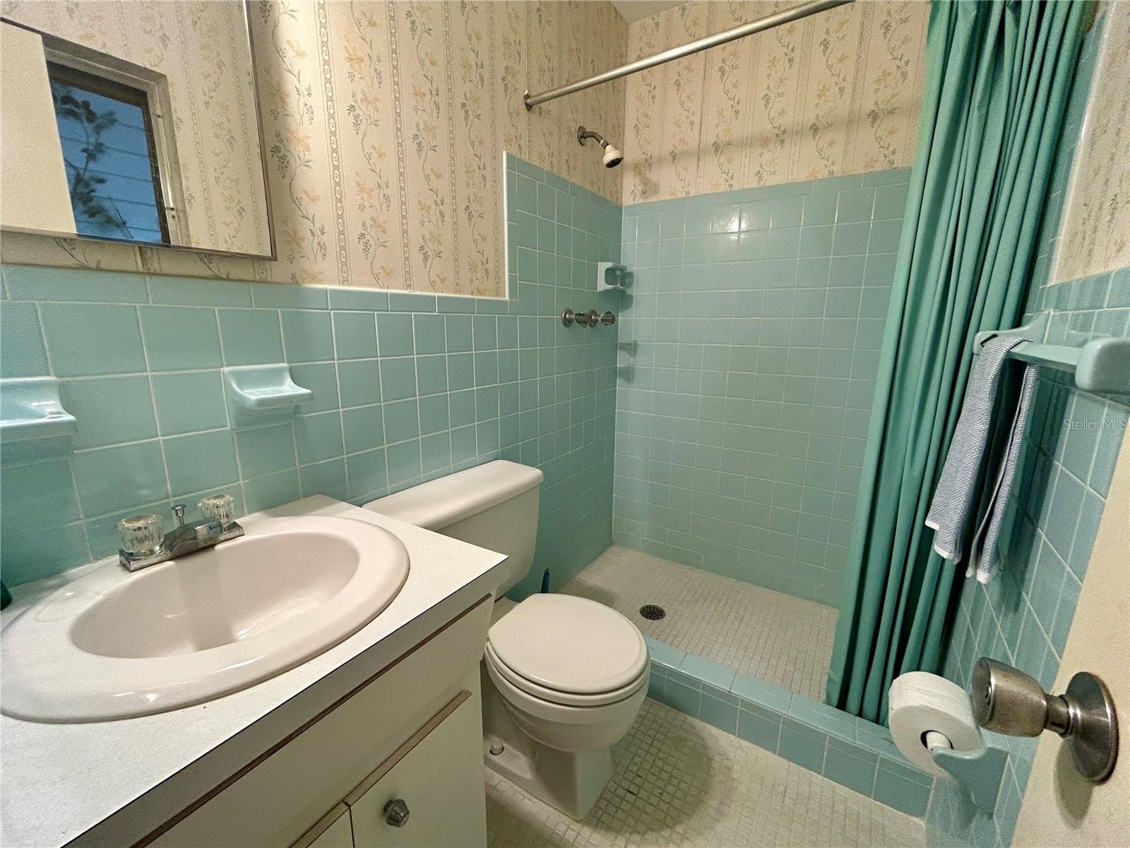 Image 19 of 46 For 2464 Australia Way E 78