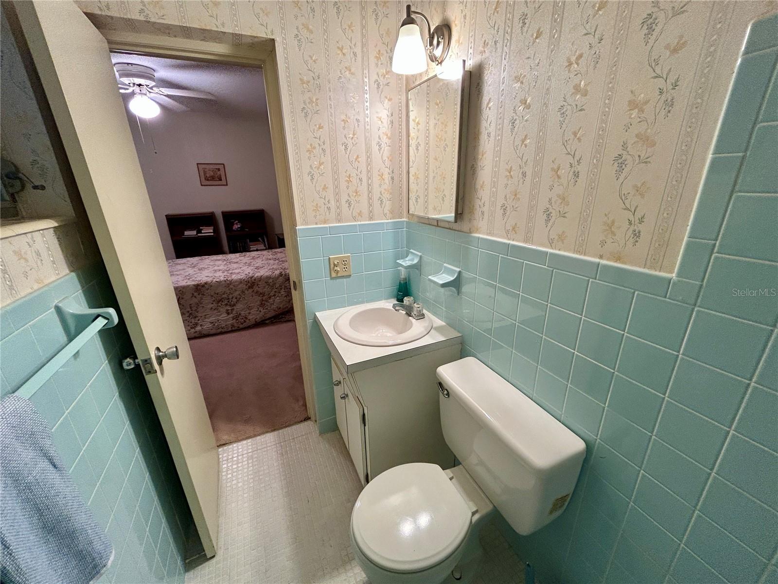 Image 20 of 46 For 2464 Australia Way E 78