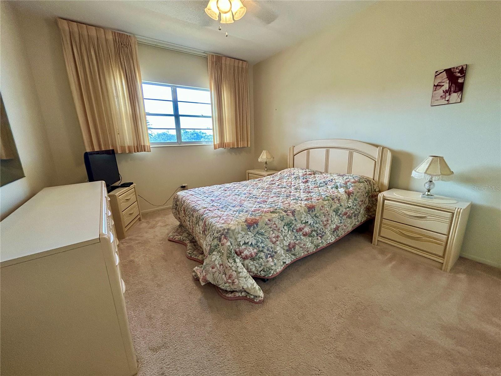 Image 21 of 46 For 2464 Australia Way E 78