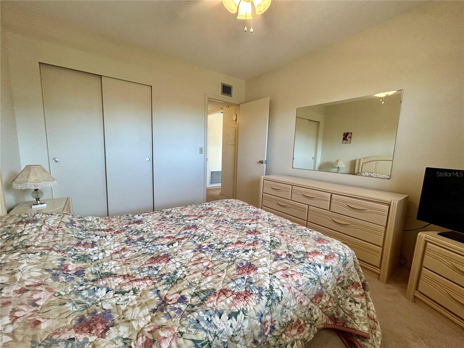 Image 23 of 46 For 2464 Australia Way E 78