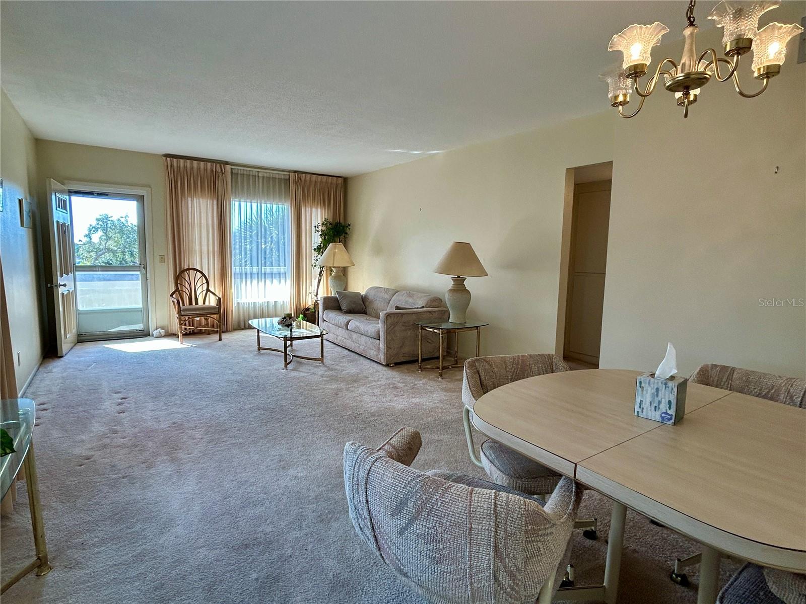 Image 6 of 46 For 2464 Australia Way E 78