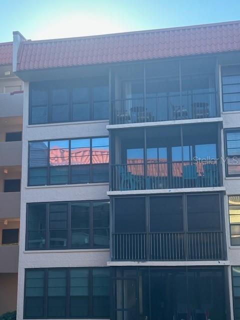 Listing photo id 12 for 17580 Gulf Boulevard 403