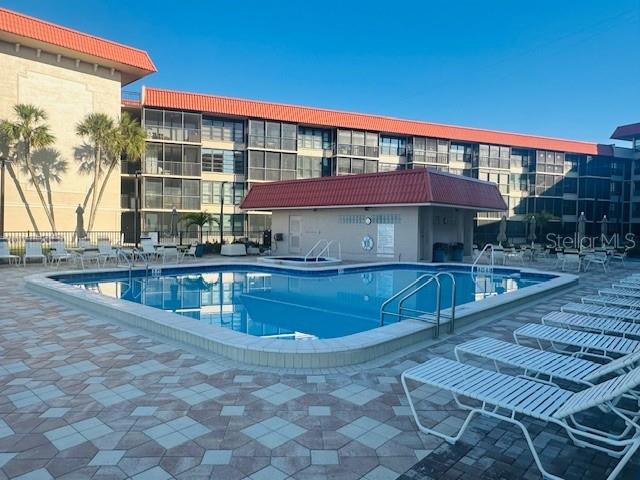Listing photo id 14 for 17580 Gulf Boulevard 403