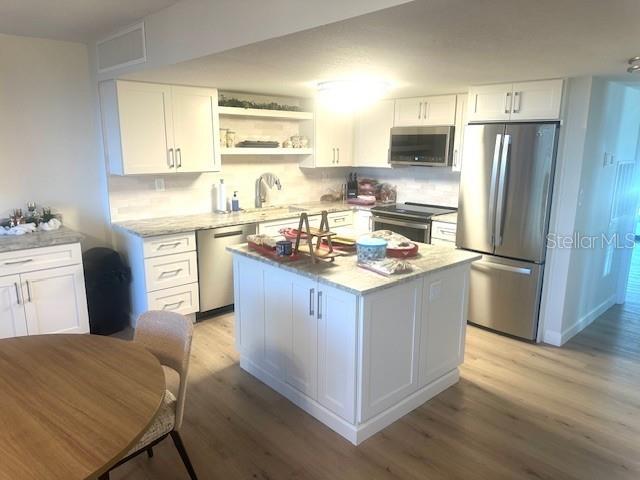 Listing photo id 15 for 17580 Gulf Boulevard 403