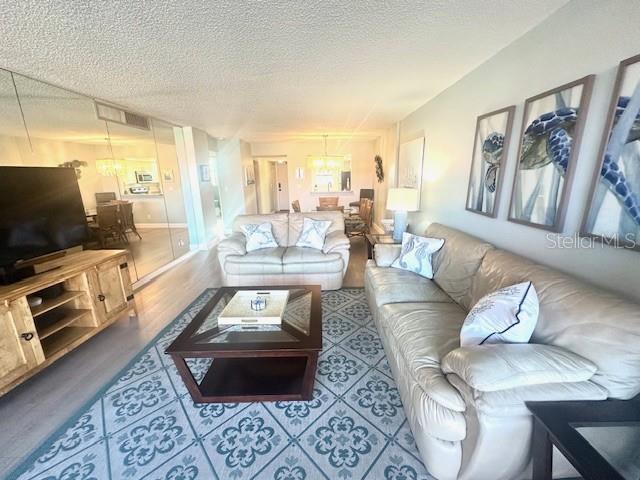 Listing photo id 4 for 17580 Gulf Boulevard 403