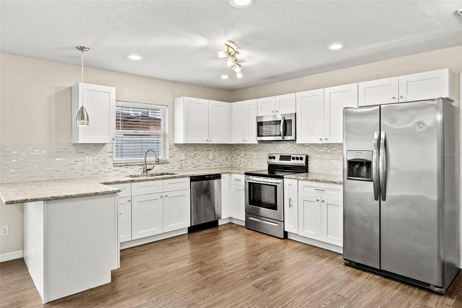 Image 11 of 35 For 6601 Elizabeth Street