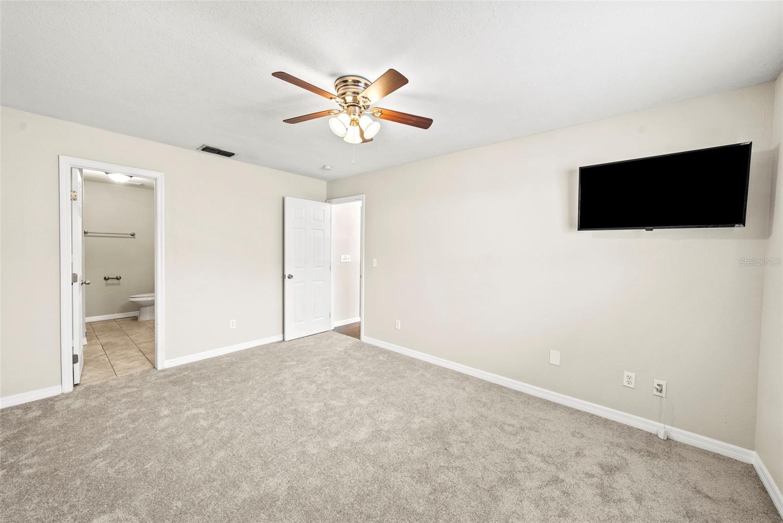 Image 17 of 35 For 6601 Elizabeth Street