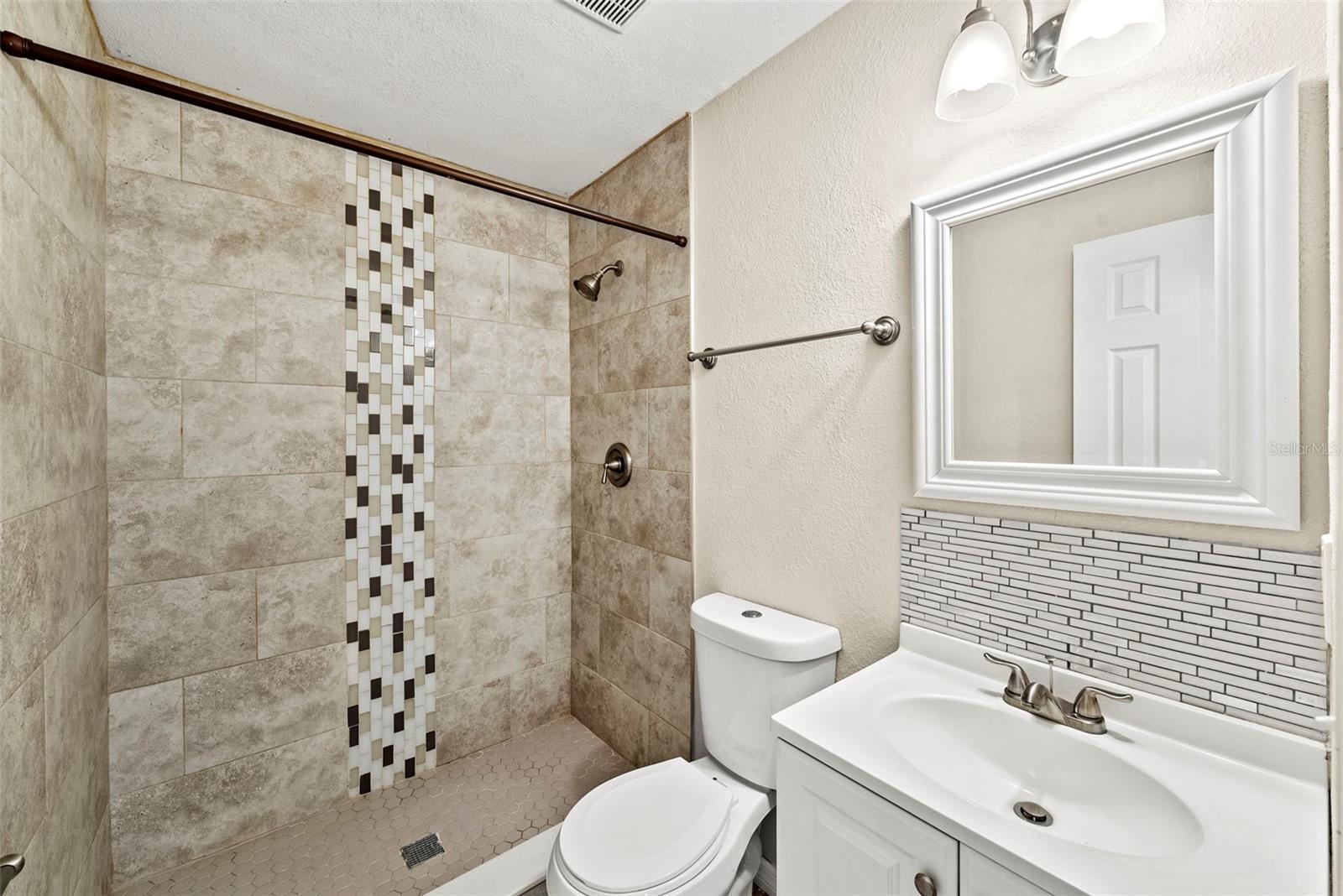 Image 25 of 35 For 6601 Elizabeth Street