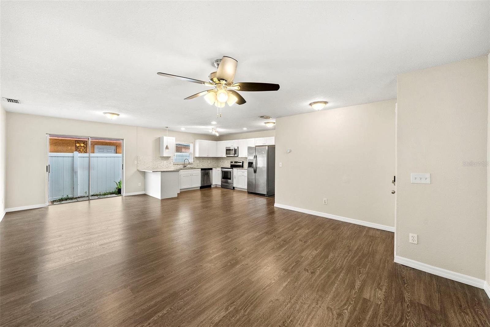 Image 7 of 35 For 6601 Elizabeth Street