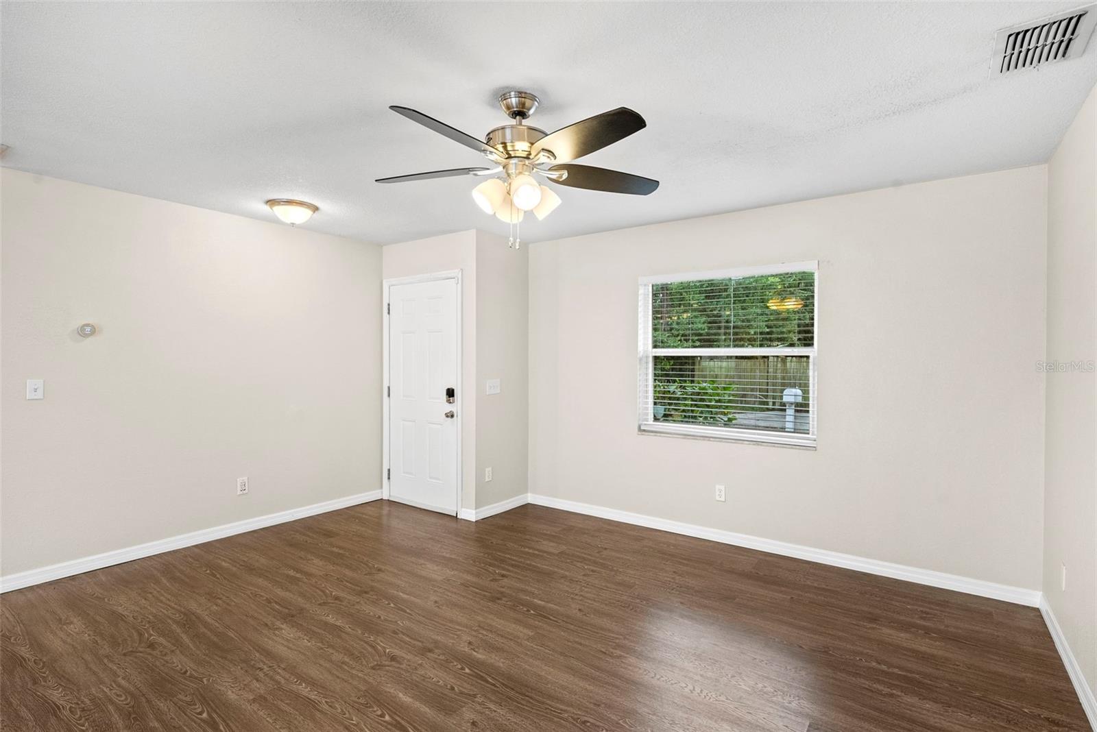 Image 8 of 35 For 6601 Elizabeth Street