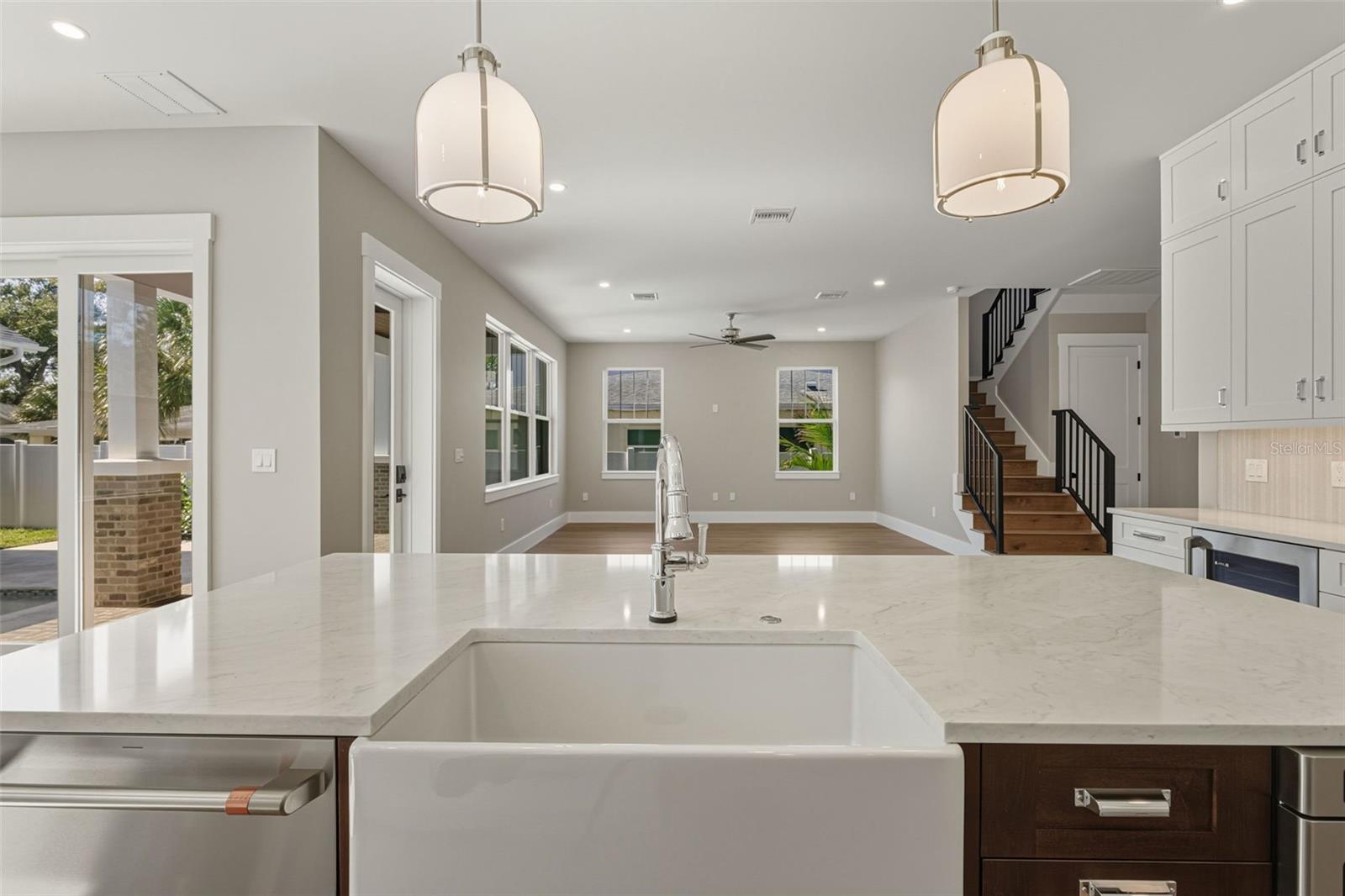 Image 16 of 71 For 844 26th Avenue N