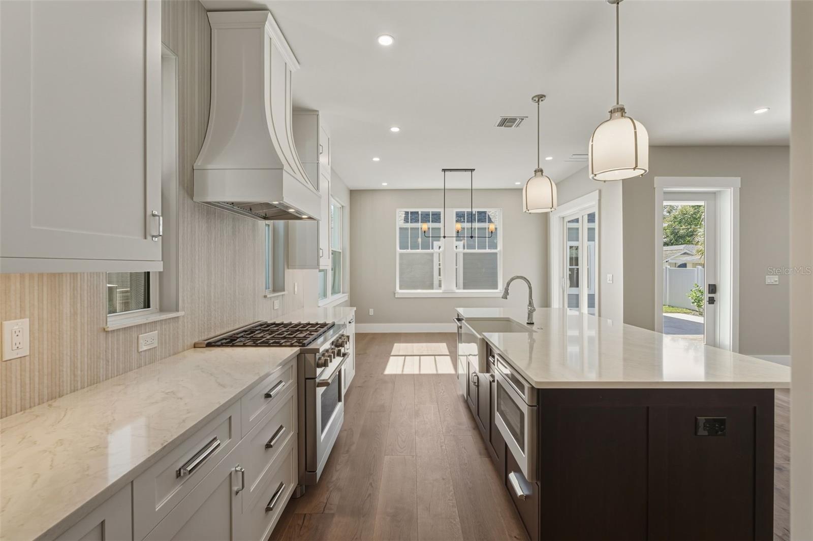 Image 18 of 71 For 844 26th Avenue N