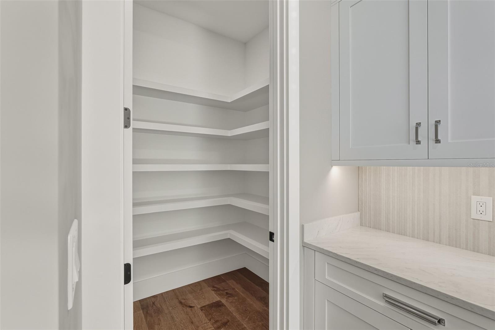 Image 19 of 71 For 844 26th Avenue N