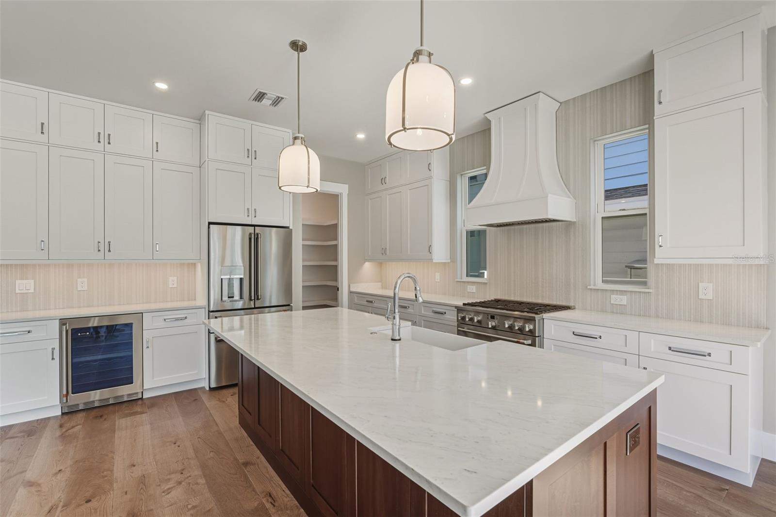 Image 22 of 71 For 844 26th Avenue N