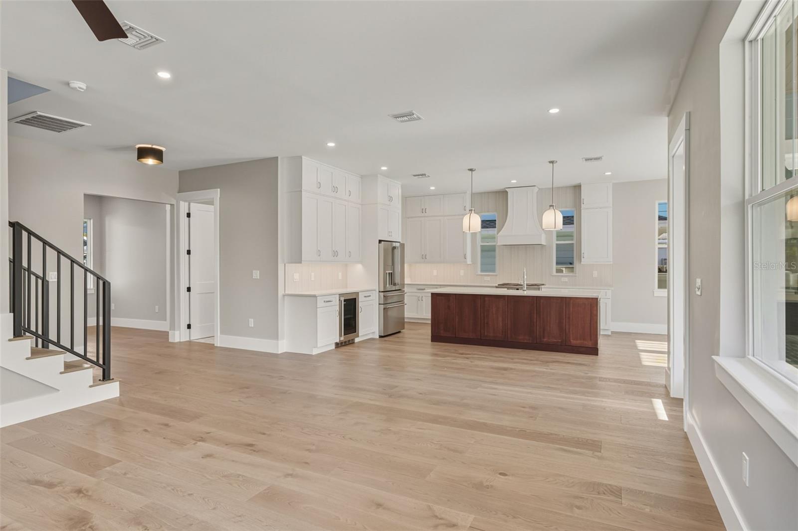 Image 26 of 71 For 844 26th Avenue N