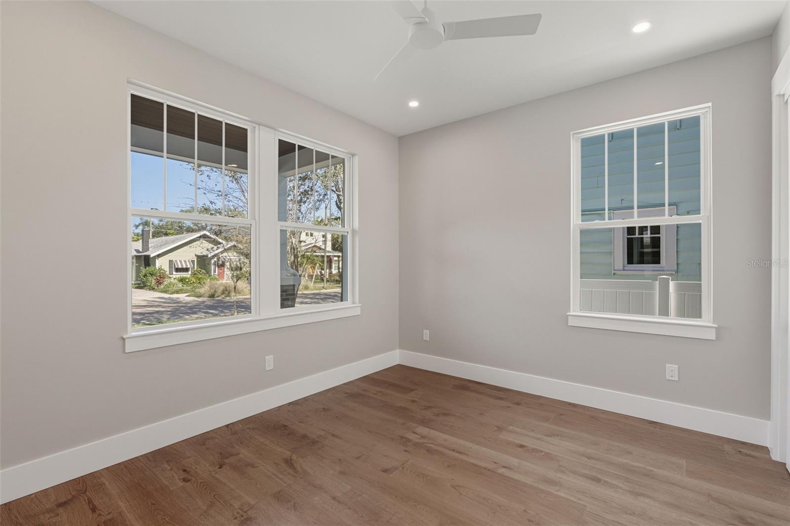 Image 34 of 71 For 844 26th Avenue N