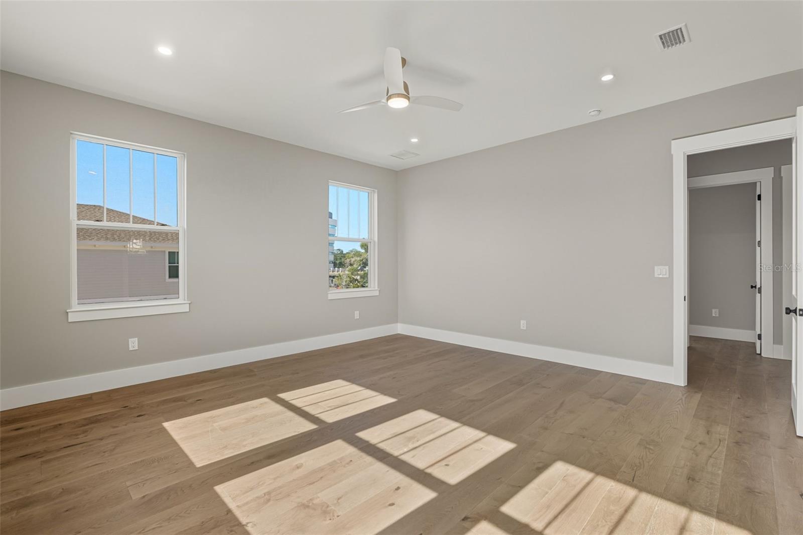 Image 35 of 71 For 844 26th Avenue N