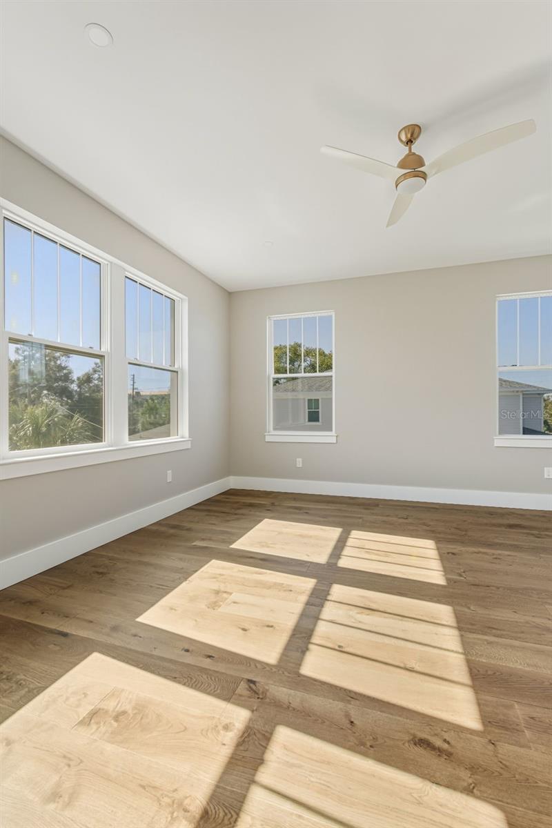 Image 36 of 71 For 844 26th Avenue N