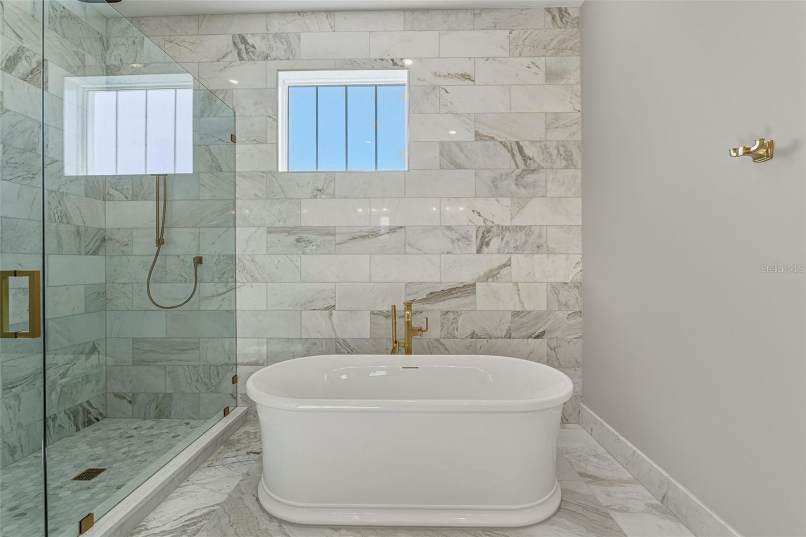 Image 40 of 71 For 844 26th Avenue N