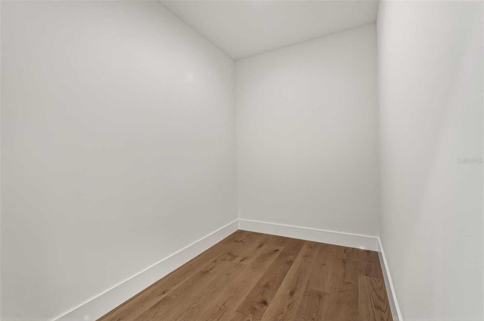 Image 44 of 71 For 844 26th Avenue N