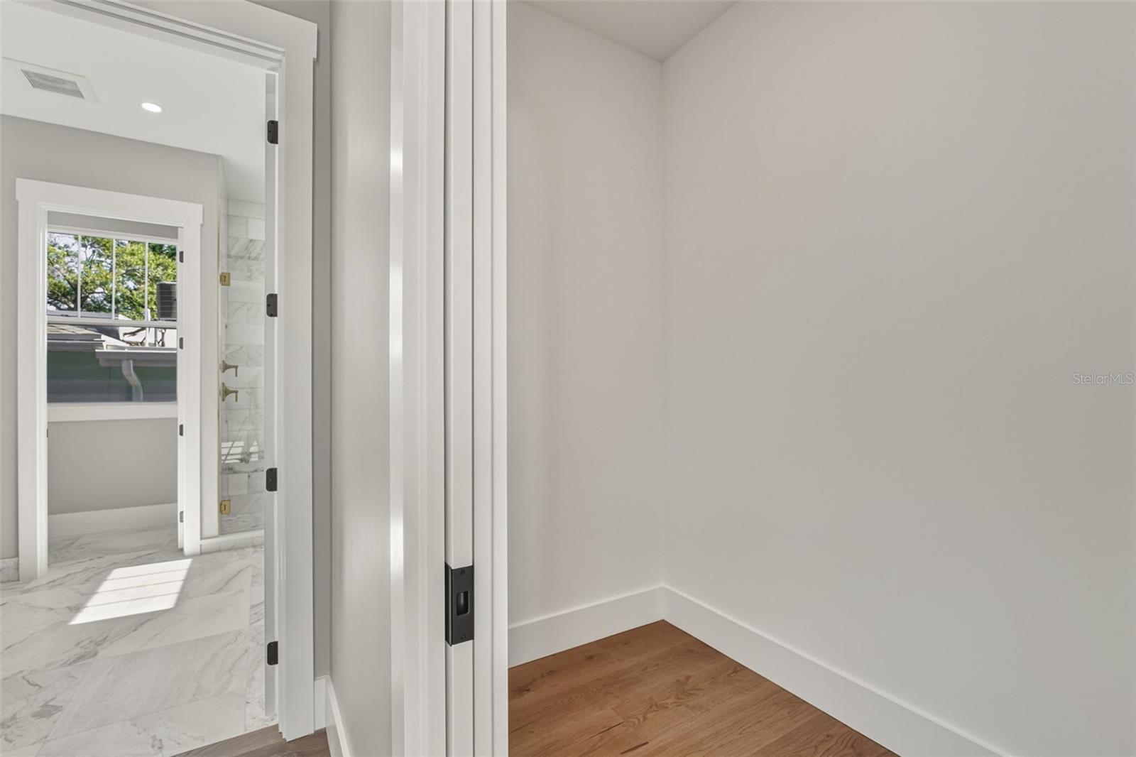 Image 45 of 71 For 844 26th Avenue N