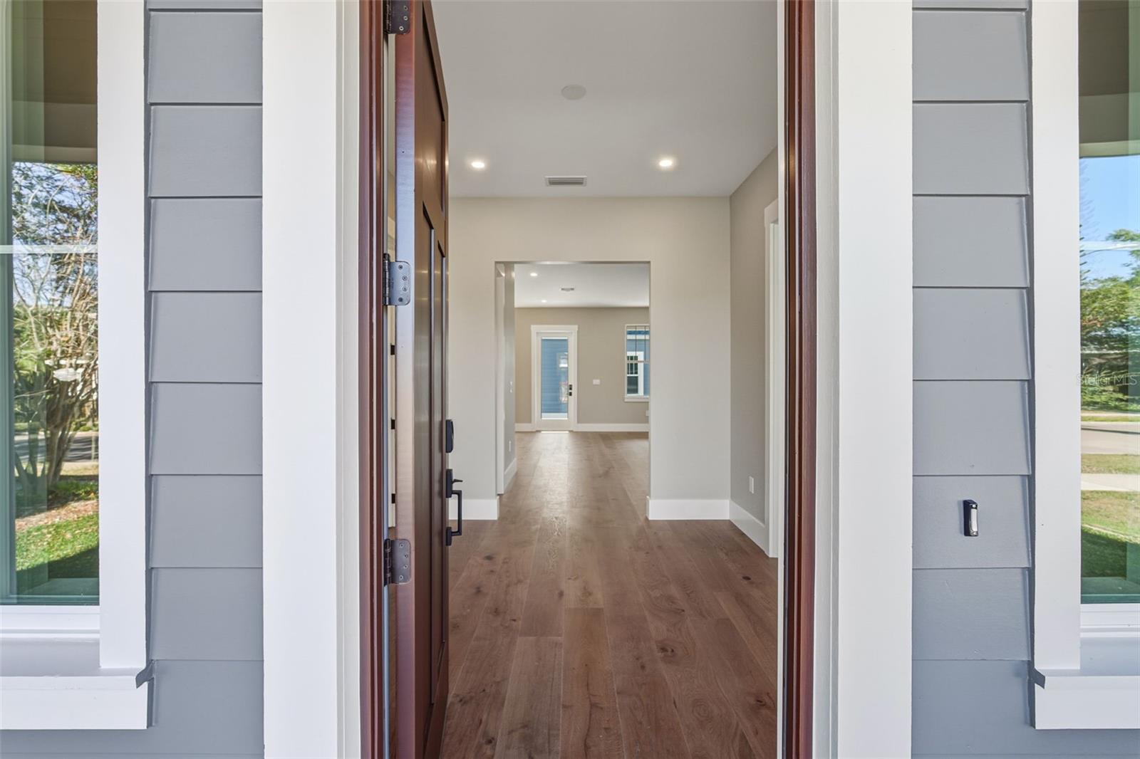 Image 5 of 71 For 844 26th Avenue N