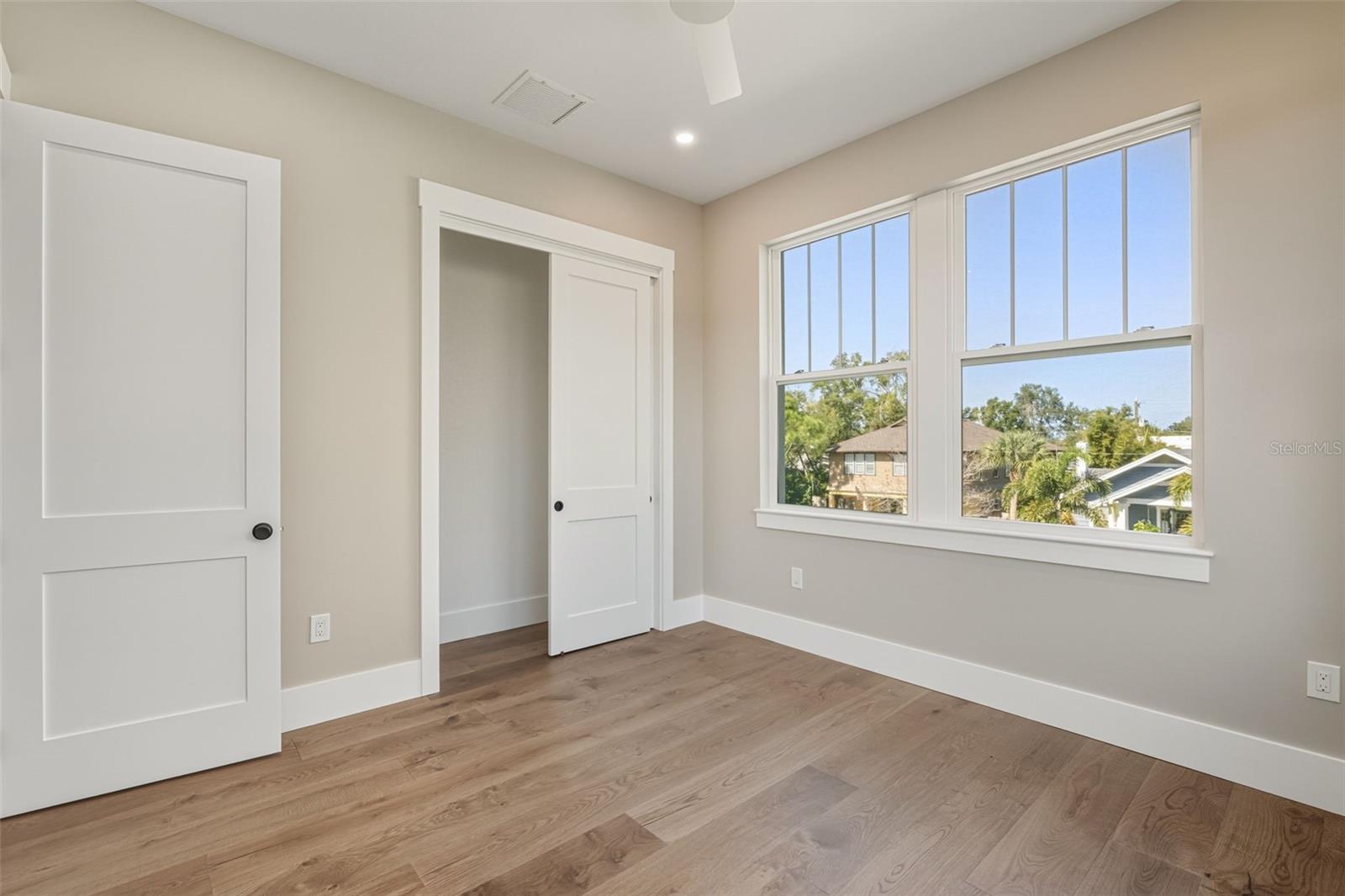 Image 50 of 71 For 844 26th Avenue N