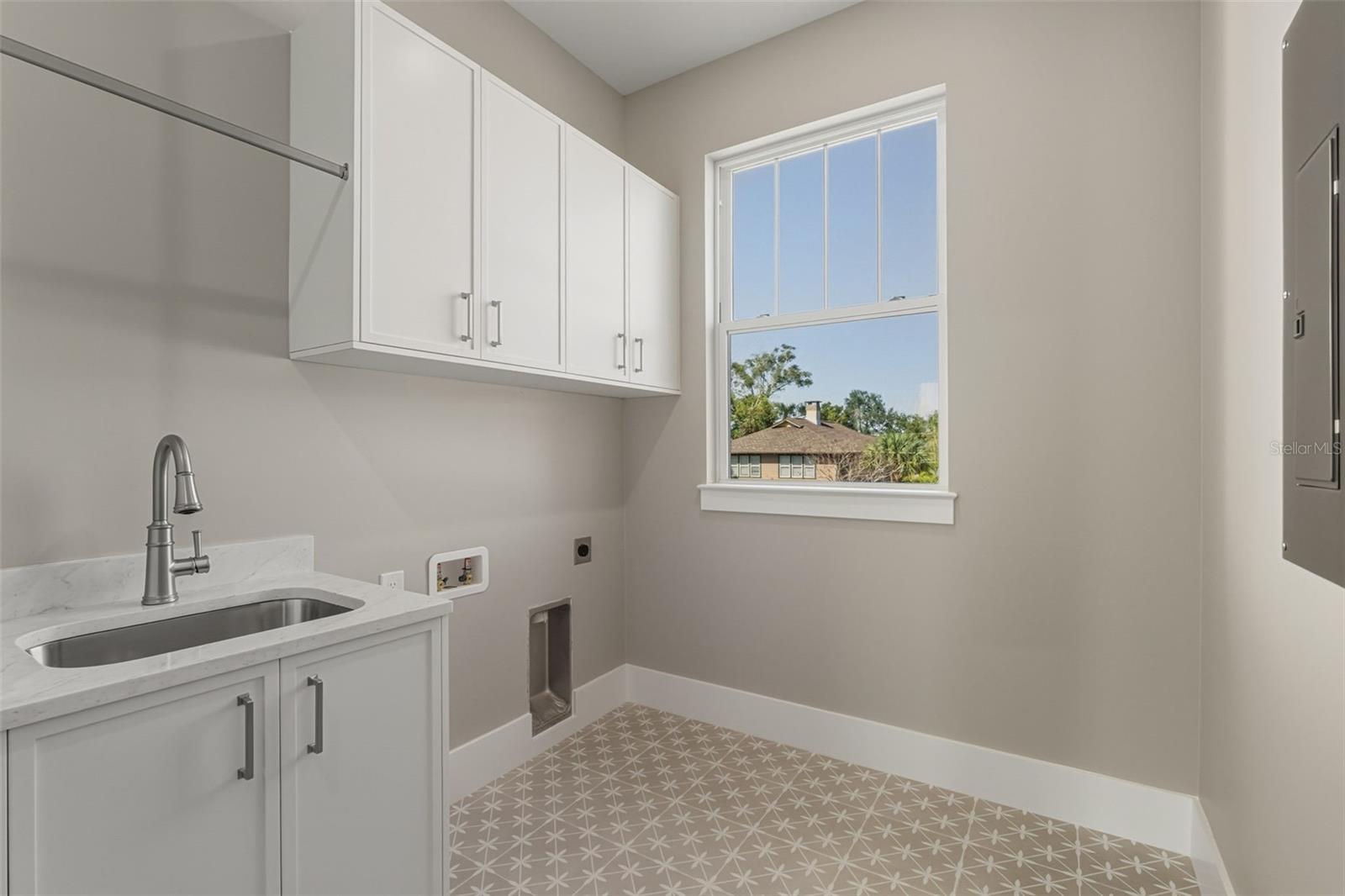 Image 52 of 71 For 844 26th Avenue N