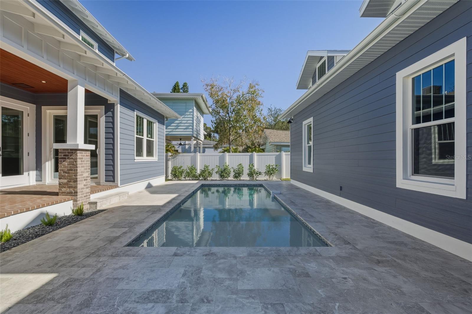 Image 56 of 71 For 844 26th Avenue N