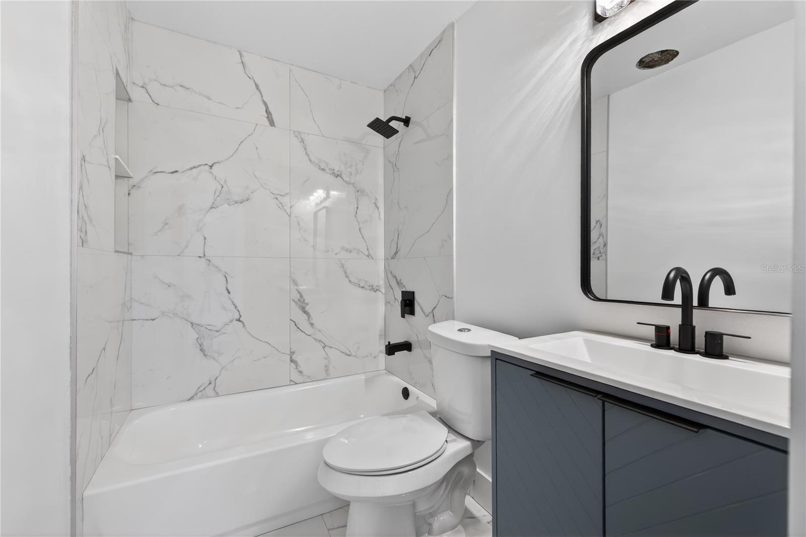 Image 13 of 16 For 3206 Azeele Street 218